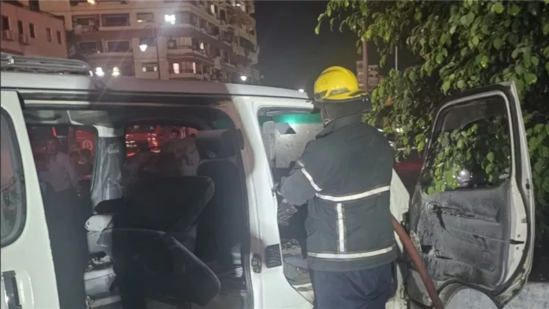 السيطرة على حريق ميكروباص بشارع طرح البحر السياحي في بورسعيد