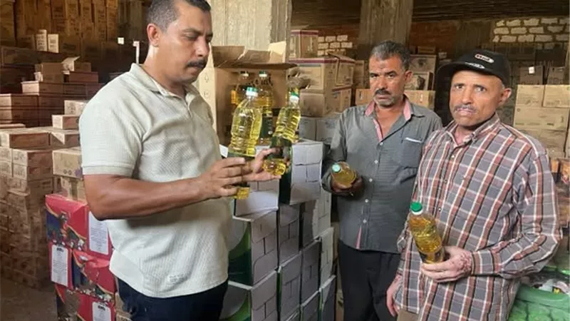 تموين الشرقية يضبط 2 طن دقيق وطن سكر و300 زجاجة زيت طعام بالحسينية