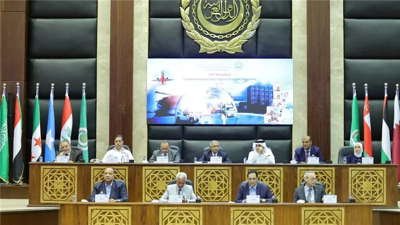 محافظ أسيوط يشارك في افتتاح مبنى كلية النقل الدولي واللوجستيات الجديد