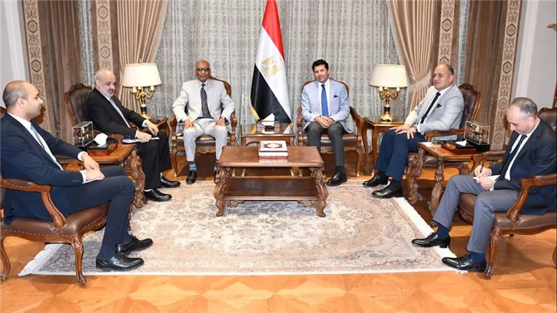 وزير الرياضة يبحث مستجدات تنظيم مصر للبطولة الإفريقية للهوكي