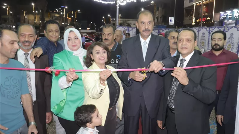 محافظ سوهاج يفتتح معرض 