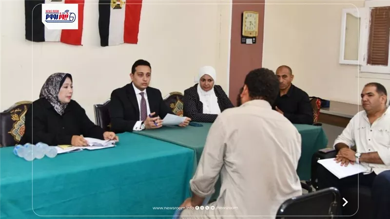 نائب محافظ الفيوم يعقد لقاء مع المواطنين بقرية العجميين بمركزأبشواي
