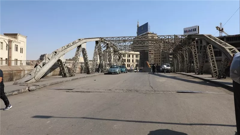 إخلاء كوبري الليمون التراثي بميدان رمسيس استعدادا لبدء ترميمه