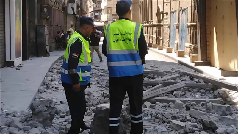 أول رد من الآثار حول انهيار منزل في شارع المعز الأثري