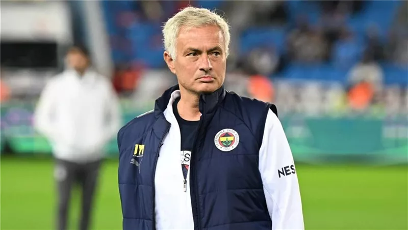 مصدر بالأهلي ينفي التفاوض مع مورينهو لتدريب الفريق بسبب راتبه الضخم