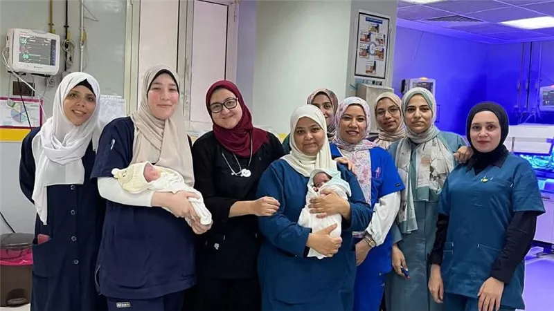 وُلدا بوزن 900 جرام.. فريق طبي بمستشفى أطفال بنها ينجح في إنقاذ طفلين