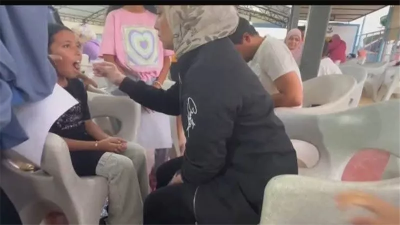 حملة نشر الوعي الصحي بأهمية طب الفم والأسنان تواصل عملها في السويس 