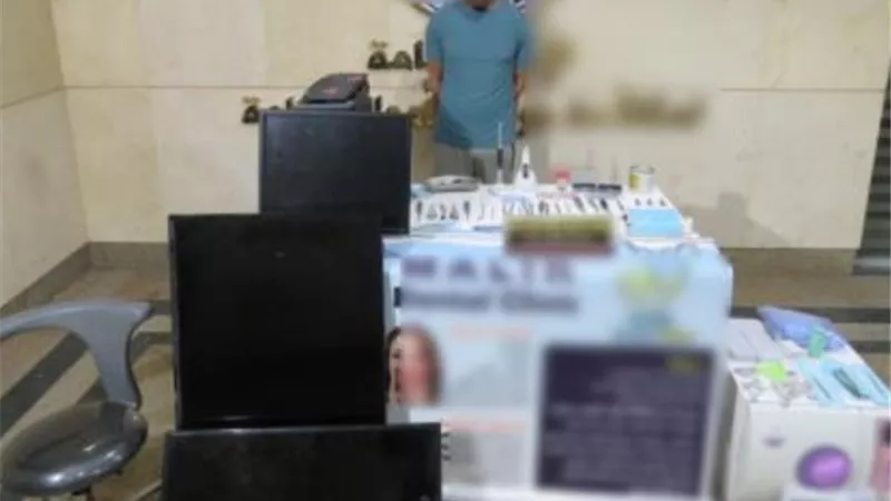 عيادة وكارنية مزور.. تفاصيل ضبط نصاب انتحل صفة طبيب أسنان بأكتوبر