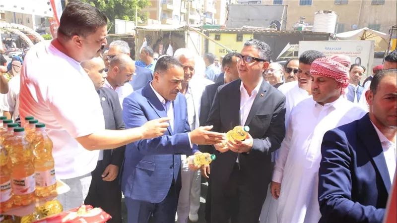 افتتاح «سوق اليوم الواحد» و«أهلاً مدارس» ومكتب السجل التجاري المميز بمطروح