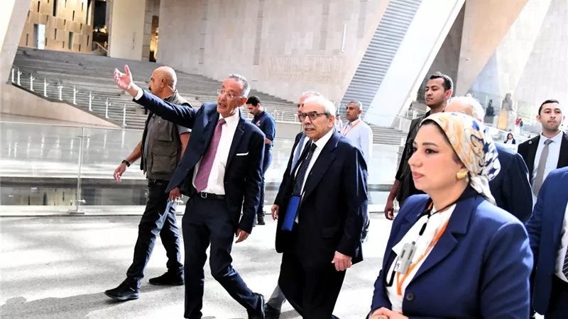 رئيس مجلس الوزراء اللبناني والوفد المرافق له يزور المتحف المصري الكبير