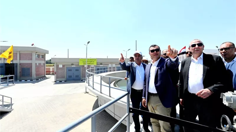 وزير الإسكان ومحافظ الغربية يختتمان جولتهما بتفقد محطة معالجة صرف صحي زفتى