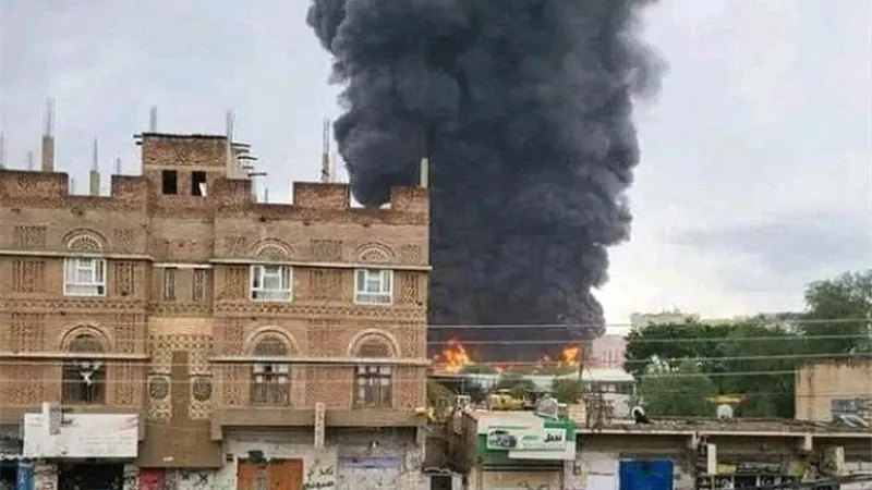 الاحتلال الإسرائيلي يشن غارات على صنعاء.. ودفاعات الحوثي تحاول التصدي