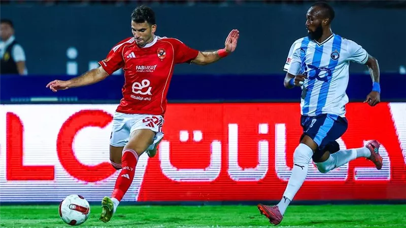 أحمد عادل: شخصية الأهلي تظهر تحت الضغط.. والأقرب للفوز أمام بيراميدز