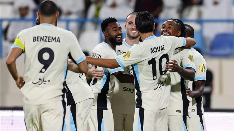 دوري روشن| شوط المحترفين.. بيرجوين يتقدم للاتحاد وريتيجي يسجل للقادسية