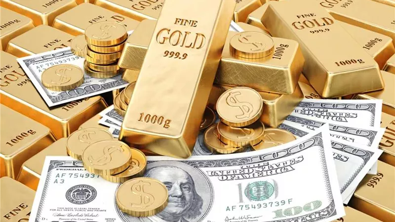بعد الارتفاع القياسي.. هل يصبح الذهب بديلًا عن الدولار خلال الفترة المقبلة؟