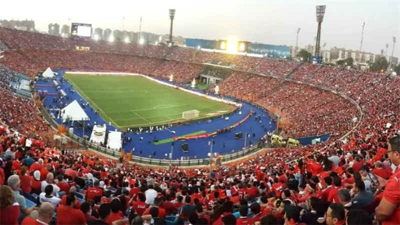 رئيس شركة العاصمة الجديدة يعلن مفاجآت للجماهير في ودية مصر وروسيا