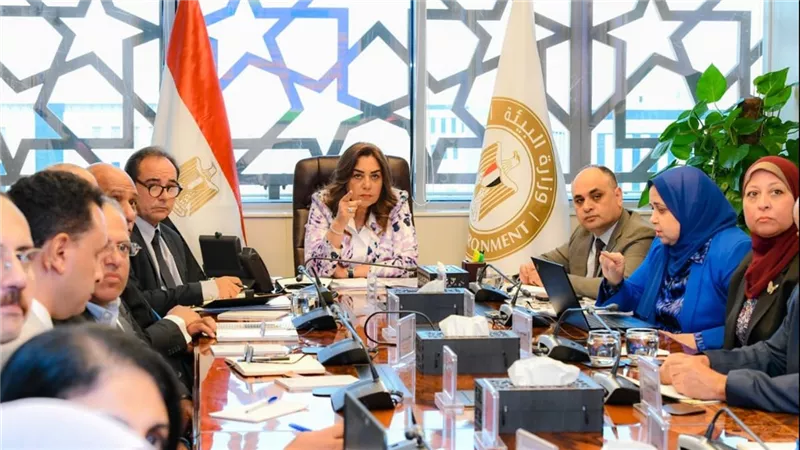  وزيرة البيئة تتابع جهود التصدي للتغيرات المناخية تنفيذًا لاستراتيجية 2050  