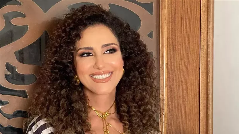 إزاي كده؟ .. حنان مطاوع تستنكر من فيدوهات الذكاء الأصطناعي 