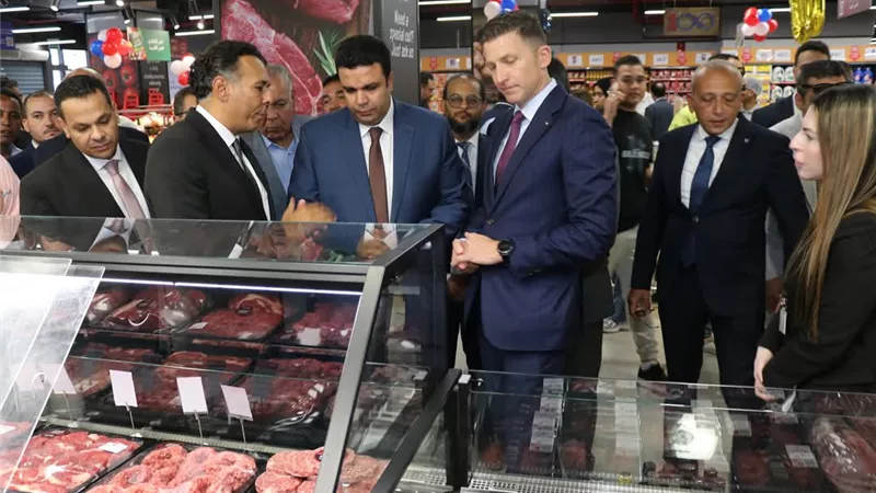 السويس تشهد تعاونًا مثمرًا بين الحكومة والقطاع الخاص لتعزيز الخدمات والتنمية