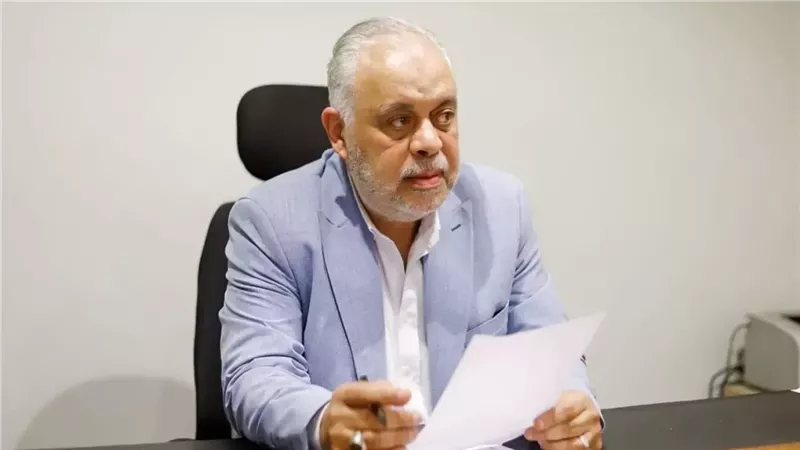 أشرف زكي نقيب الممثلين يُحذر من ينتحلون اسم مسلسل “الاختيار 4” قانونيًا