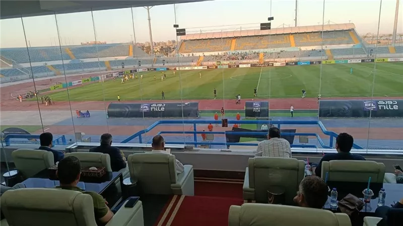  محافظ بورسعيد يشيد بأداء لاعبي المصري عقب فوزه برباعية نظيفة 