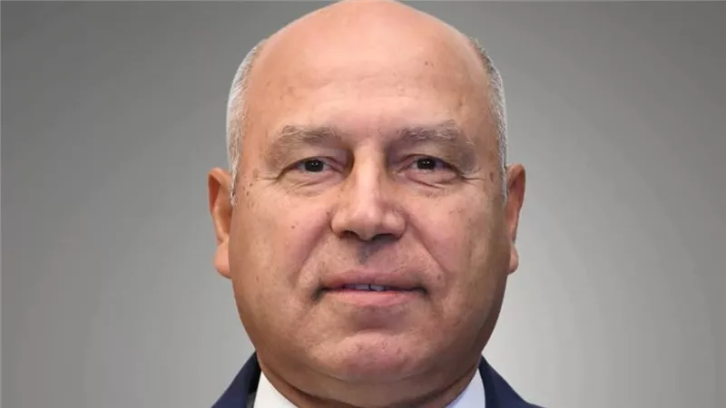 كامل الوزير يغادر إلى بكين لحضور احتفالات ذكرى انتصار المقاومة الشعبية بالصين
