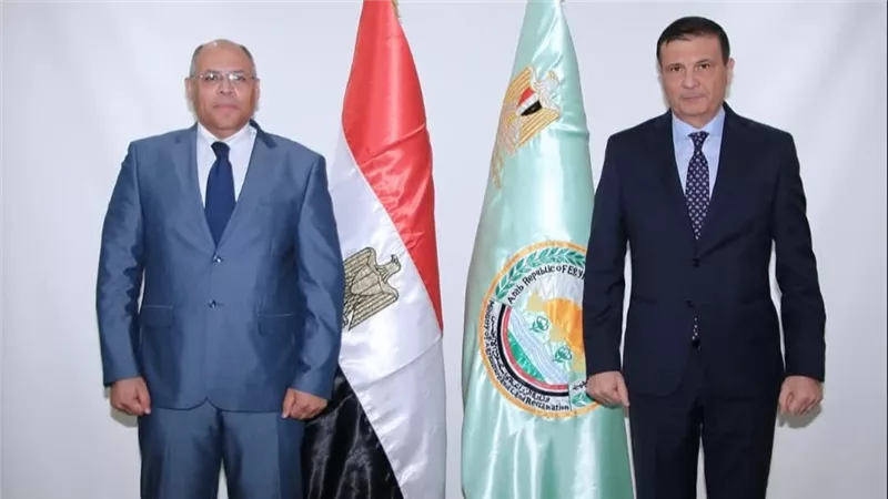 وزير الزراعة يبحث مع سفير مصر الجديد لدى الكويت تعزيز التعاون الزراعي