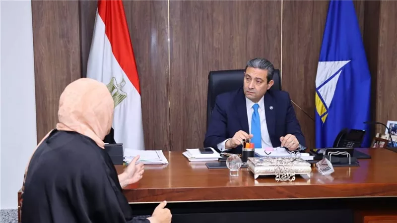 محافظ دمياط يناقش عدد من ملفات عمل إدارة التعاون الزراعى بالديوان العام 