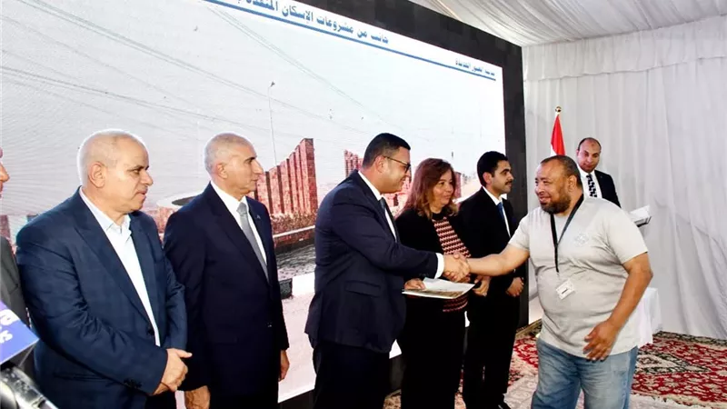وزير الإسكان يعتذر عن تأخر تسليم شقق إعلانات الإسكان الاجتماعي 