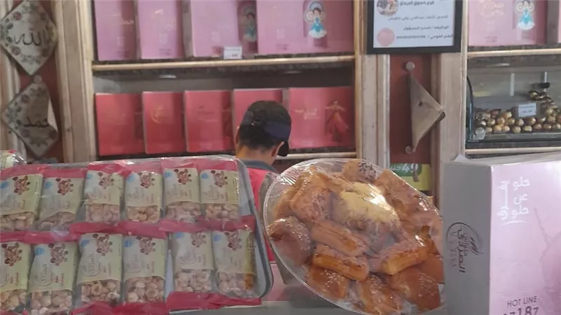 ضبط أكثر من نصف طن حلوى مجهولة المصدر كانت معدة للبيع بكفر الشيخ 