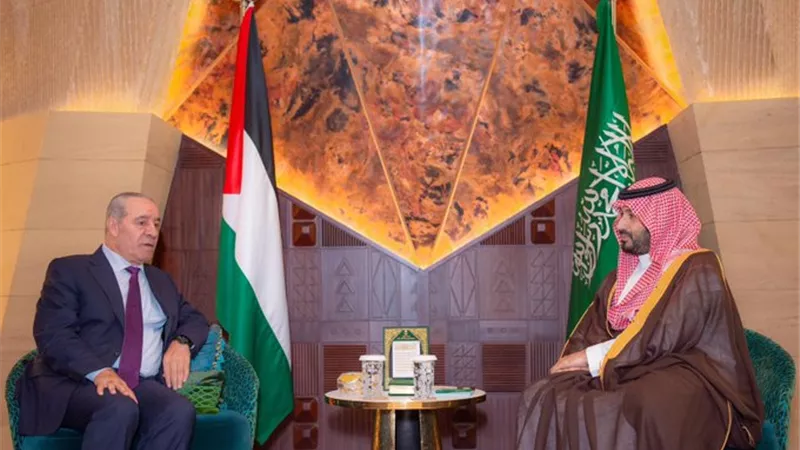 اجتماع بين محمد بن سلمان ونائب رئيس دولة فلسطين بالرياض