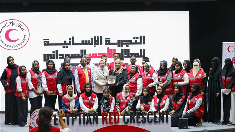 الهلال الأحمر المصري يستقبل وفد السودان ويؤكد مواصلة الدعم الإغاثي
