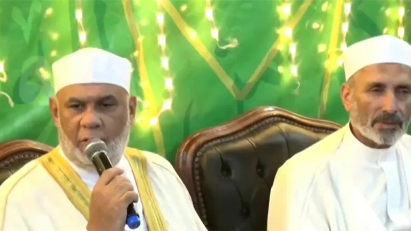 أناشيد وتواشيح دينية في احتفال مسجد الحديد والصلب بالمولد النبوي بالإسكندرية