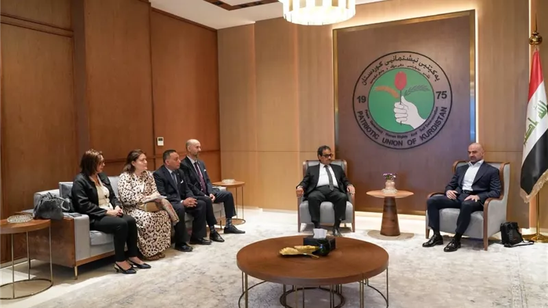 فريد زهران يناقش مع رئيس الاتحاد الوطني الكوردستاني تعزيز العلاقات الثنائية