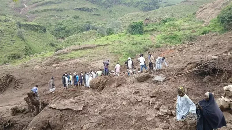 أكثر من 1000 قتيل بانهيار أرضي يدمّر قرية كاملة في جبال مرة غرب السودان