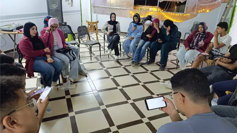 لرفع الوعي بقضايا السكان.. تدريب فريق نواة السويس المسرحي بمركز شباب السلام