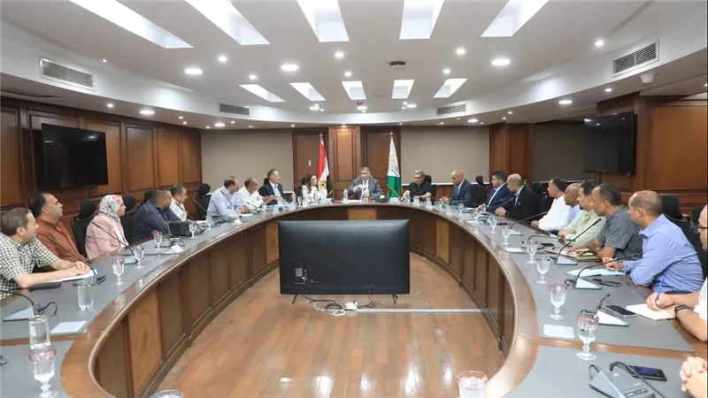 محافظ الجيزة يلتقي بنواب حي الهرم الجدد عقب توليهم مهام عملهم