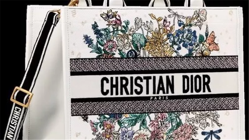 Dior Lucky مجموعة تحوّل الأناقة إلى بصمة شخصية فريدة