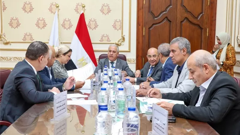 الوطنية للصحافة تمد خدمة رزق عبدالسميع رئيساً لمجلس ادارة مؤسسة دار المعارف