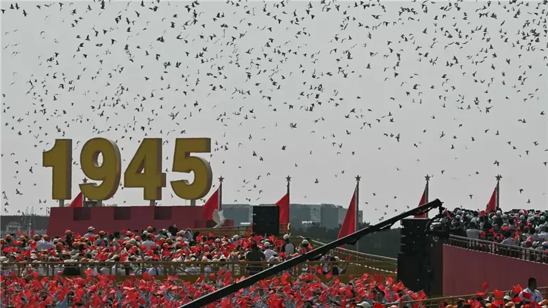 80 ألف حمامة سلام.. الصين تستعرض قوتها النووية في اختتام عيد النصر