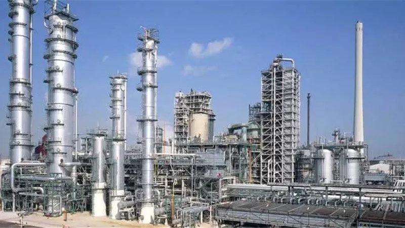 مشروع مجمع بتروكيماويات جديد بالسويس يضيف 1.5 مليار دولار سنويًا للاقتصاد 
