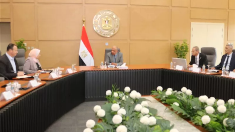 وزير الكهرباء والطاقة المتجددة يتابع مستجدات تنفيذ خطة الصيانة وكفاءة التشغيل