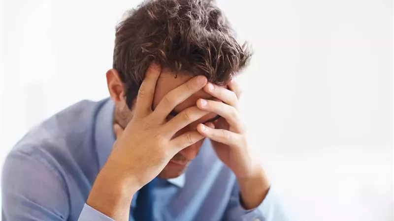 اضطرابات النفس أخطر من الجسد.. تحذير من أستاذ الطب النفسي
