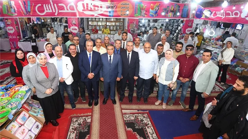 بتخفيضات تصل لـ 30%.. محافظ الدقهلية يتفتتح معرض «اهلا مدارس» بالمنصورة