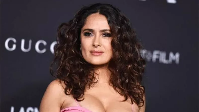 في يوم ميلادها ال 59.. أسرار رشاقة وروتين سلمى حايك 