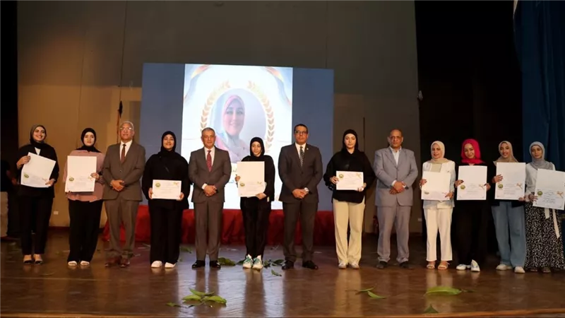 محافظ الإسماعيلية يشيد بنجاح مهرجان المانجو الثالث ويكرم المشاركين