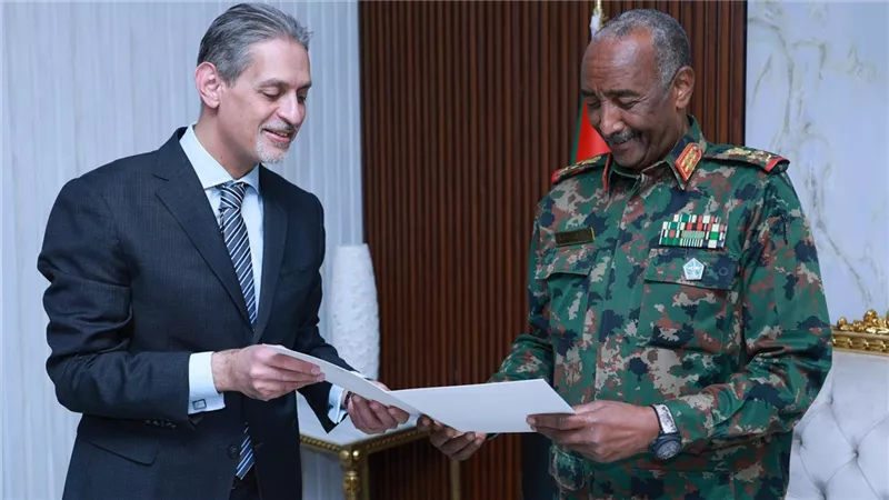 الرئيس السيسي يوجه دعوة لـ «البرهان» لحضور افتتاح المتحف المصري الكبير