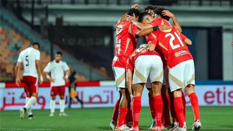 محمد صلاح : إدارة الأهلي تقاتل في الكواليس فلا تهدموا عزائمهم