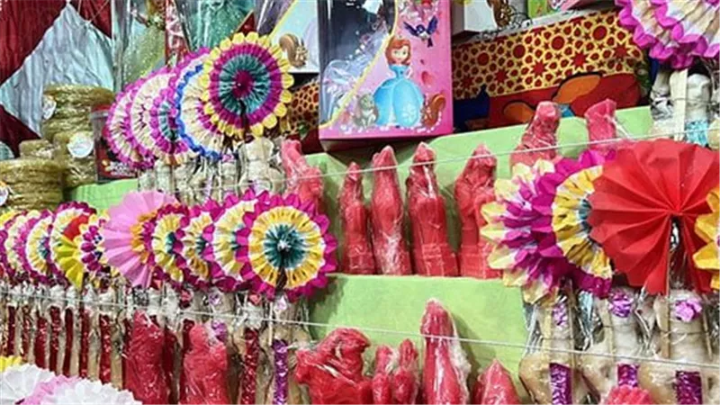 العرائس أو الأحصنة.. هل حلوى المولد النبوي تعامل كالتماثيل والأصنام أم مباحة؟