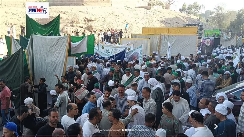 يتقدمهم الصديقية والرفاعية.. الموكب الصوفي يجوب منطقة الدراسة والجمالية (صور)
